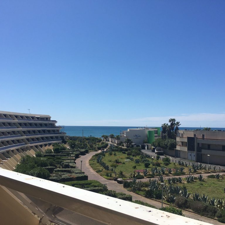 Villa PaulAna chambres d'hôtes naturistes Cap d'Agde, Village naturiste Héliopolis terrasse avec vue sur la mer