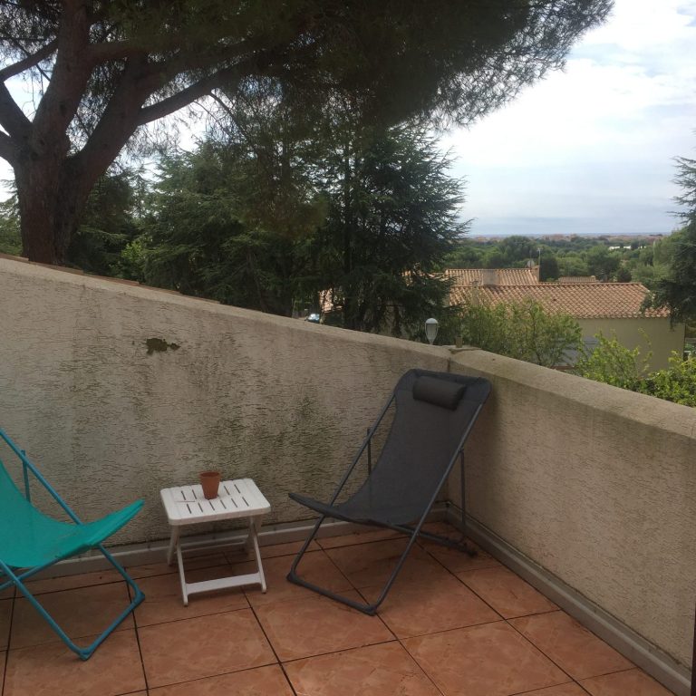 Villa PaulAna chambres d'hôtes naturistes Cap d'Agde, terrasse partagée des chambres de l'étage