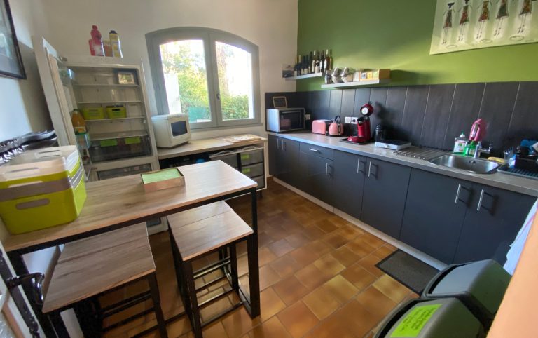 Villa PaulAna chambres d'hôtes naturistes Cap d'Agde, cuisine partagée